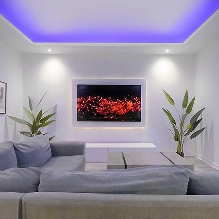Stunning Luxury Apartment Near Motherwell วิชอว์ ภายนอก รูปภาพ