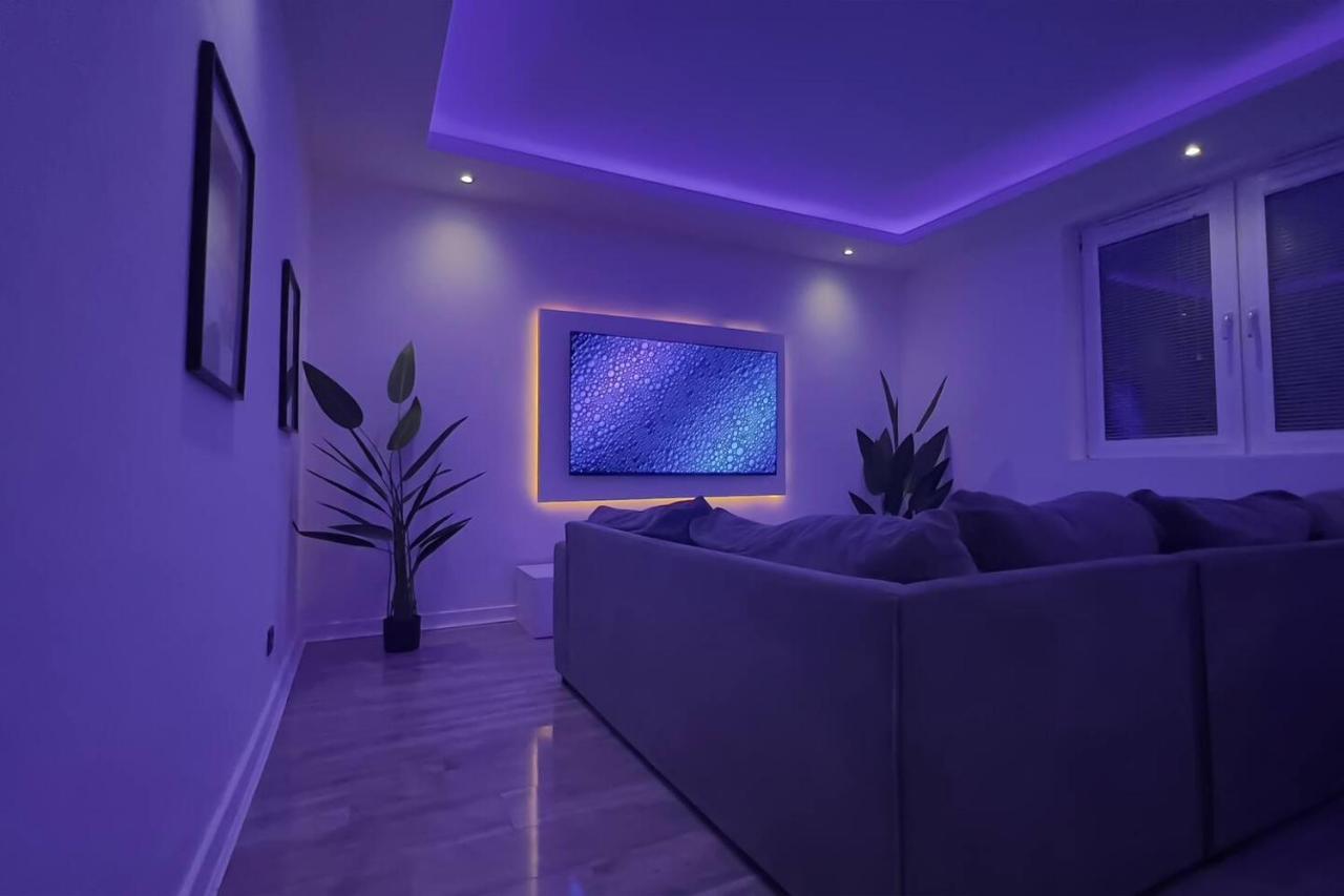 Stunning Luxury Apartment Near Motherwell วิชอว์ ภายนอก รูปภาพ