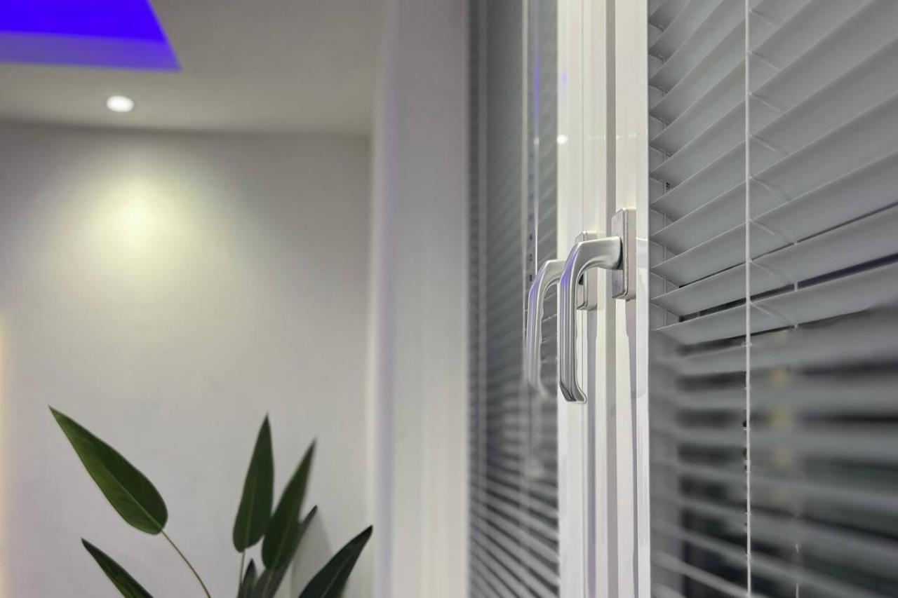 Stunning Luxury Apartment Near Motherwell วิชอว์ ภายนอก รูปภาพ