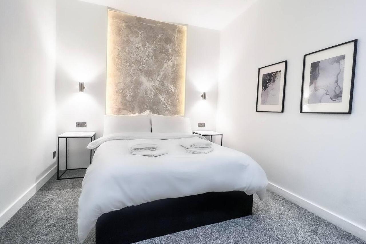 Stunning Luxury Apartment Near Motherwell วิชอว์ ภายนอก รูปภาพ
